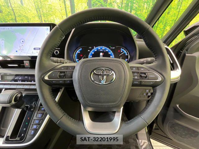 Toyota VOXY HYBRID 2023-07 6791769-11