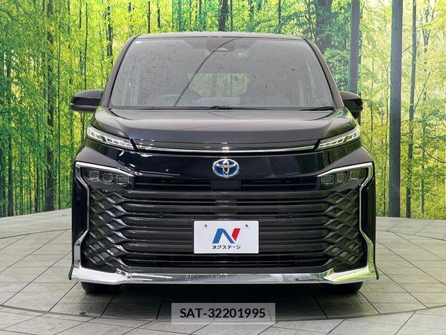 Toyota VOXY HYBRID 2023-07 6791769-14