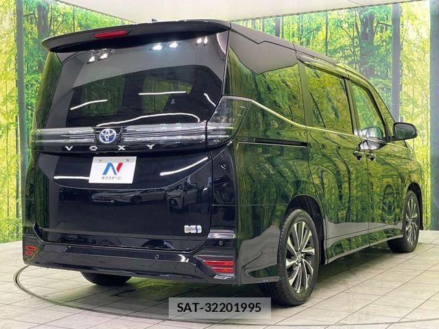 Toyota VOXY HYBRID 2023-07 6791769-16