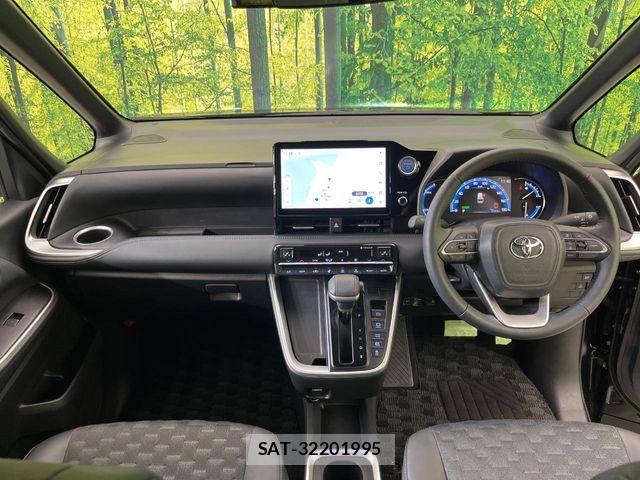 Toyota VOXY HYBRID 2023-07 6791769-1