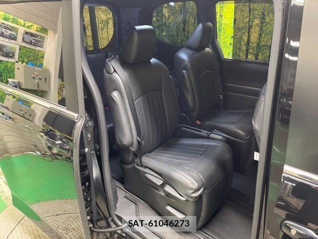 Toyota VOXY HYBRID 2023-10 6791756-10
