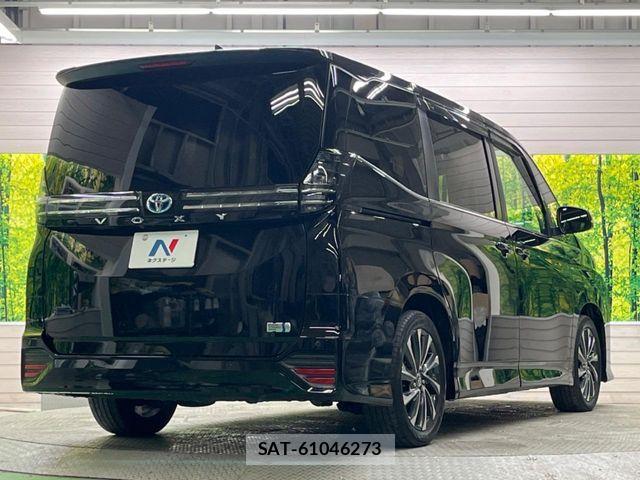 Toyota VOXY HYBRID 2023-10 6791756-17