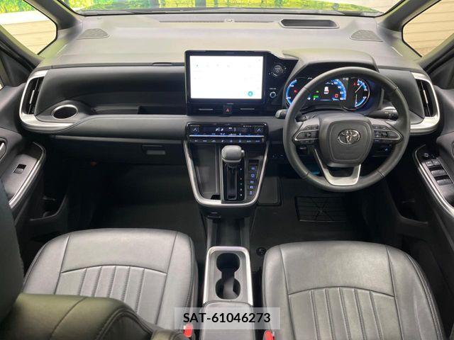 Toyota VOXY HYBRID 2023-10 6791756-1