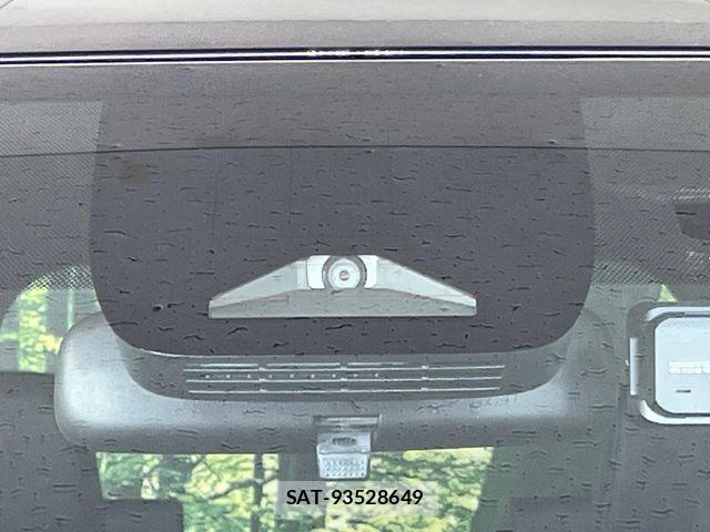 Toyota VOXY HYBRID 2024-12 6791758-5