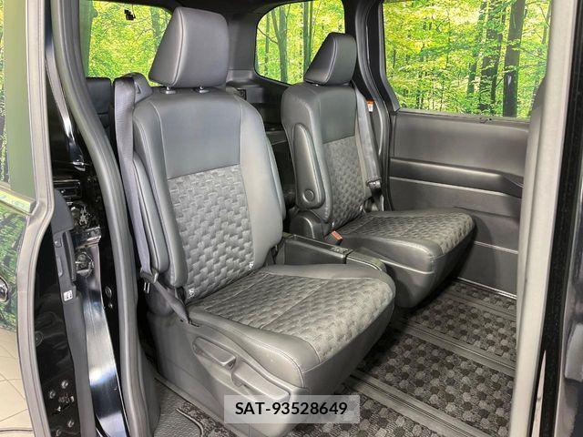 Toyota VOXY HYBRID 2024-12 6791758-8