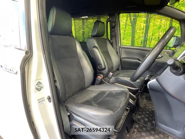 Toyota VOXY HYBRID 2021-04 6791781-7
