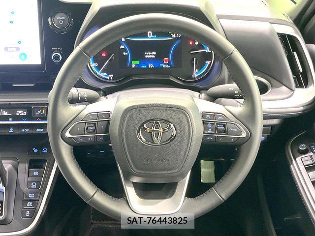 Toyota VOXY HYBRID 2023-10 6791754-10