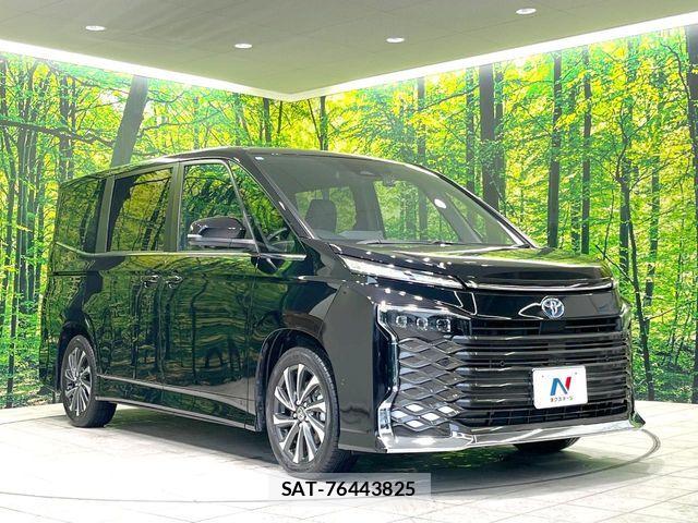 Toyota VOXY HYBRID 2023-10 6791754-16