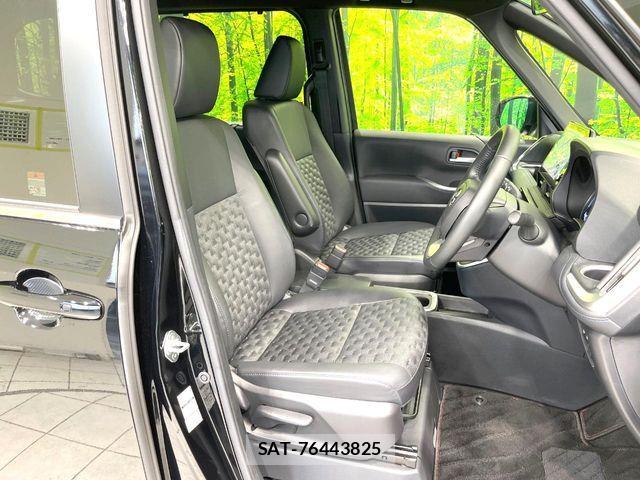 Toyota VOXY HYBRID 2023-10 6791754-7