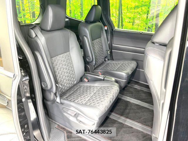 Toyota VOXY HYBRID 2023-10 6791754-8