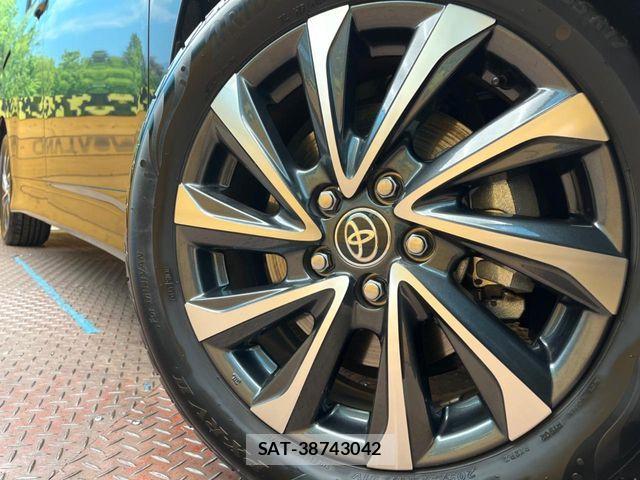 Toyota VOXY HYBRID 2023-01 6791744-12