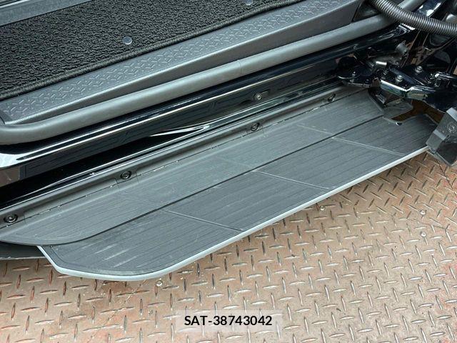 Toyota VOXY HYBRID 2023-01 6791744-5