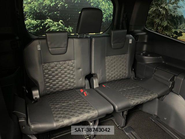 Toyota VOXY HYBRID 2023-01 6791744-8