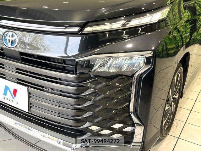 Toyota VOXY HYBRID 2022-11 6791768-12
