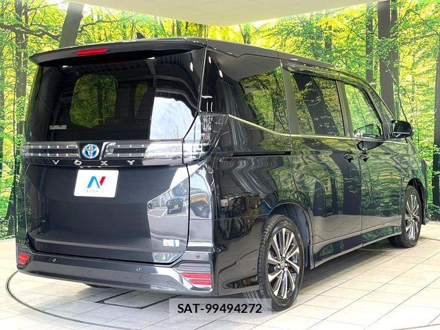 Toyota VOXY HYBRID 2022-11 6791768-16