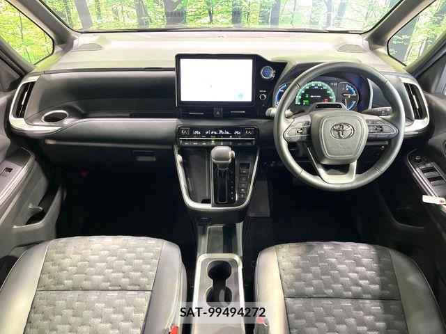 Toyota VOXY HYBRID 2022-11 6791768-1
