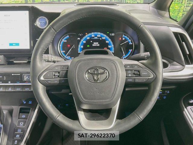 Toyota VOXY HYBRID 2023-04 6791767-11