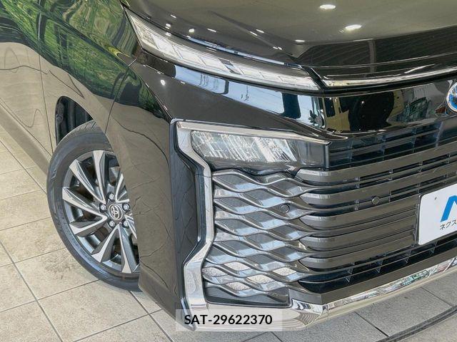 Toyota VOXY HYBRID 2023-04 6791767-12