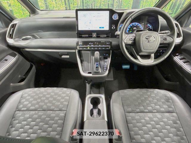 Toyota VOXY HYBRID 2023-04 6791767-1