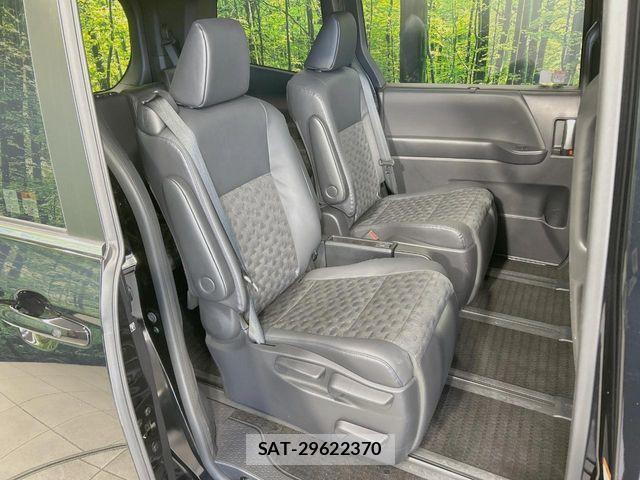 Toyota VOXY HYBRID 2023-04 6791767-8