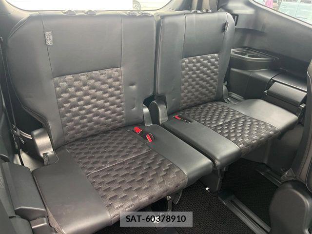 Toyota VOXY HYBRID 2023-12 6791760-10