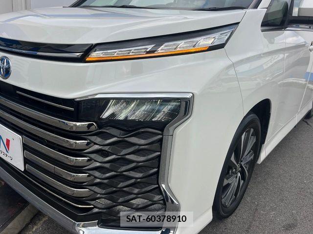 Toyota VOXY HYBRID 2023-12 6791760-13