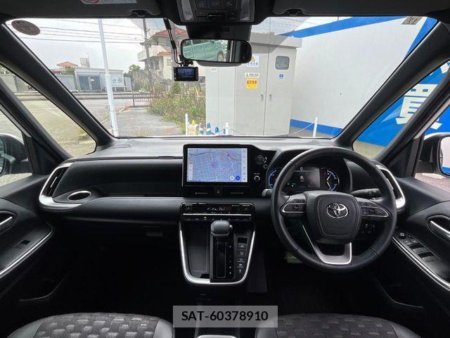Toyota VOXY HYBRID 2023-12 6791760-1