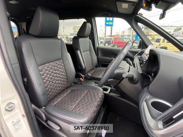 Toyota VOXY HYBRID 2023-12 6791760-8
