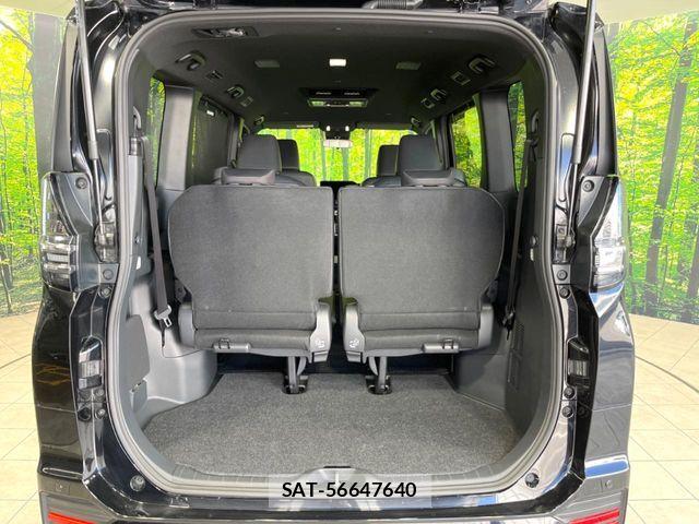 Toyota VOXY HYBRID 2022-08 6791761-10