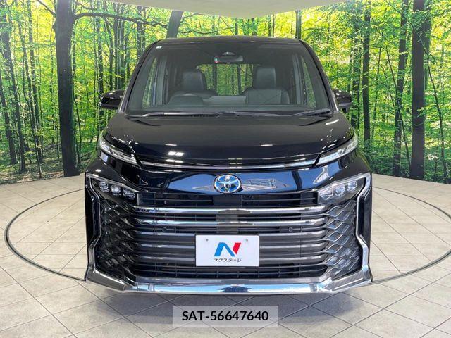 Toyota VOXY HYBRID 2022-08 6791761-14