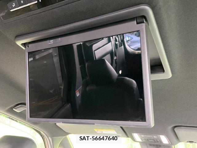 Toyota VOXY HYBRID 2022-08 6791761-2