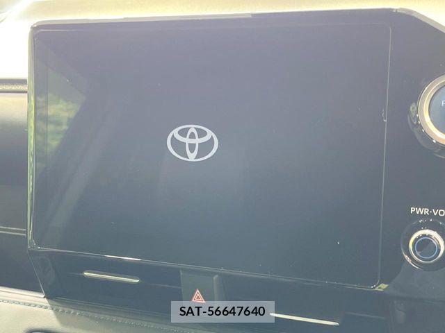 Toyota VOXY HYBRID 2022-08 6791761-3
