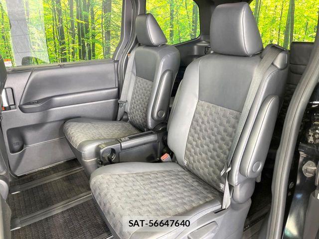 Toyota VOXY HYBRID 2022-08 6791761-8