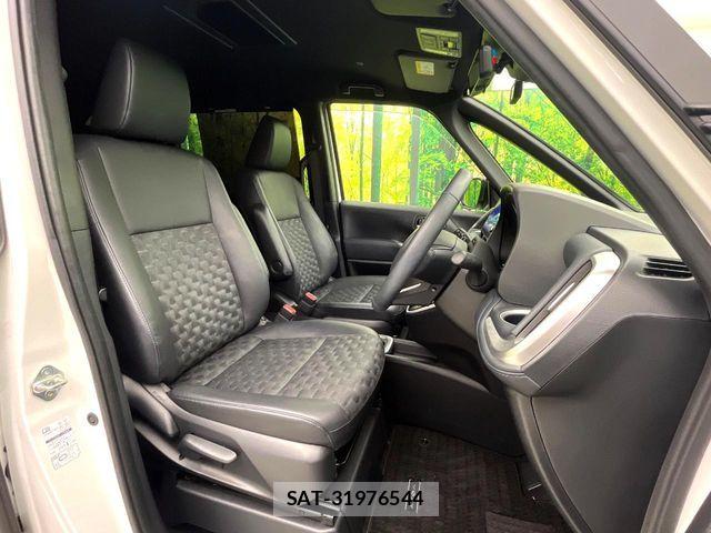 Toyota VOXY HYBRID 2024-01 6791751-7