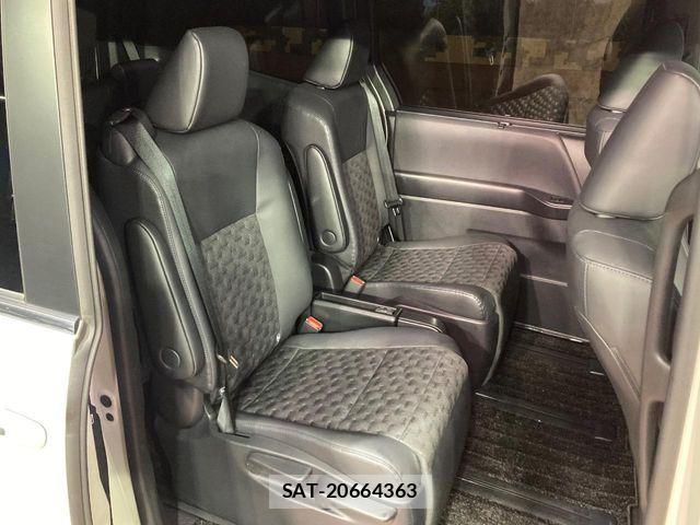 Toyota VOXY HYBRID 2023-04 6791753-9