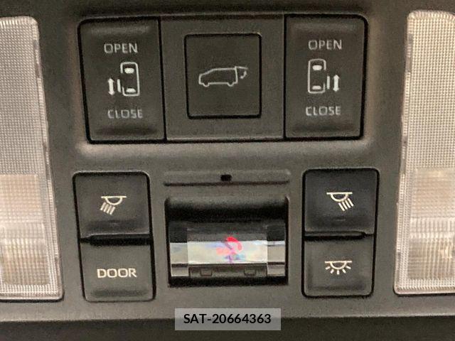 Toyota VOXY HYBRID 2023-04 6791753-6