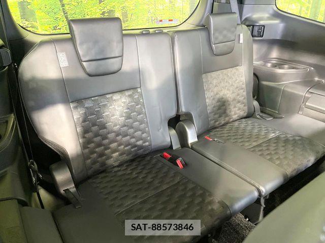 Toyota VOXY HYBRID 2022-03 6791771-9