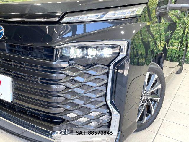 Toyota VOXY HYBRID 2022-03 6791771-12