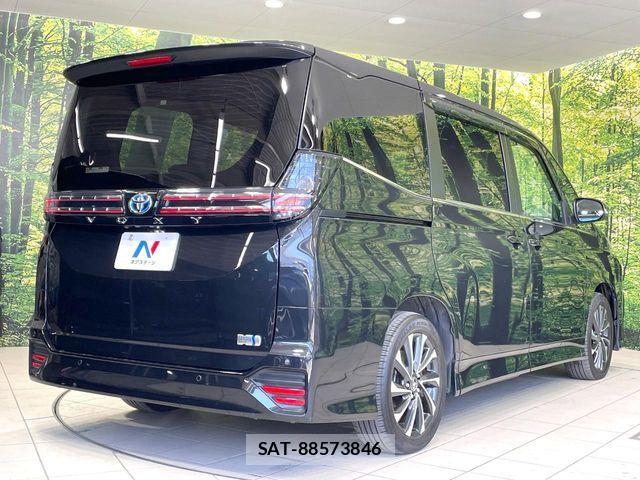 Toyota VOXY HYBRID 2022-03 6791771-17