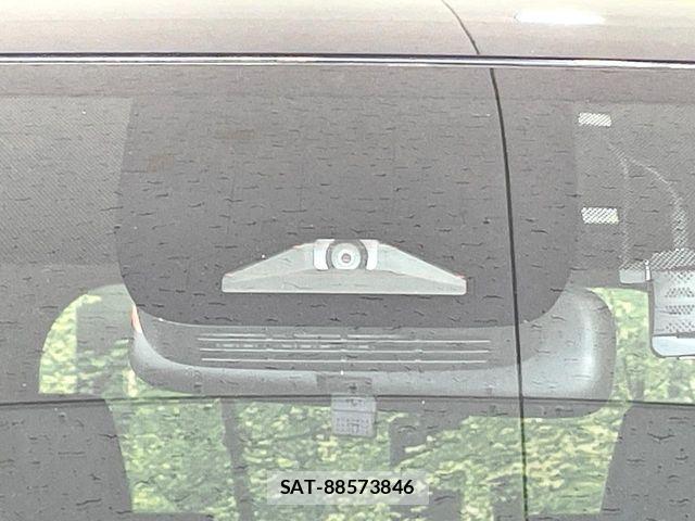 Toyota VOXY HYBRID 2022-03 6791771-5