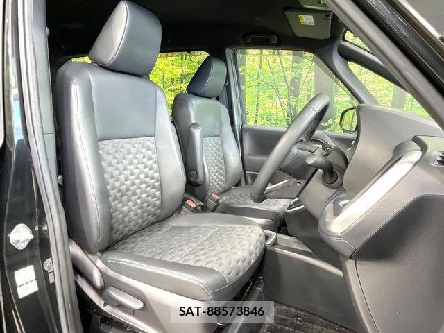 Toyota VOXY HYBRID 2022-03 6791771-7