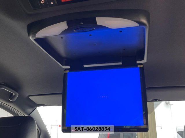 Toyota VOXY HYBRID 2021-02 6791780-2