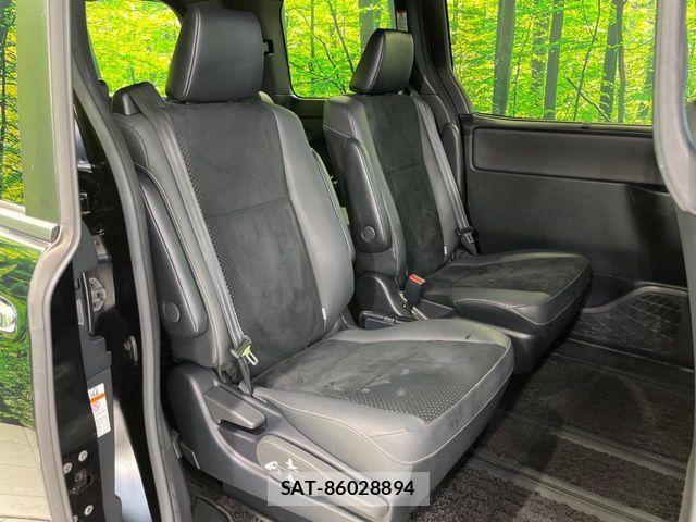 Toyota VOXY HYBRID 2021-02 6791780-8