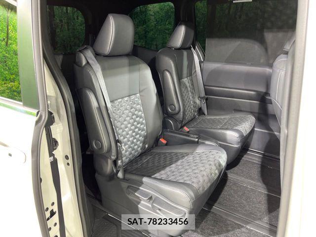 Toyota VOXY HYBRID 2025-01 6791742-8