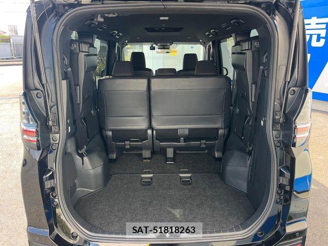 Toyota VOXY HYBRID 2023-02 6791770-11