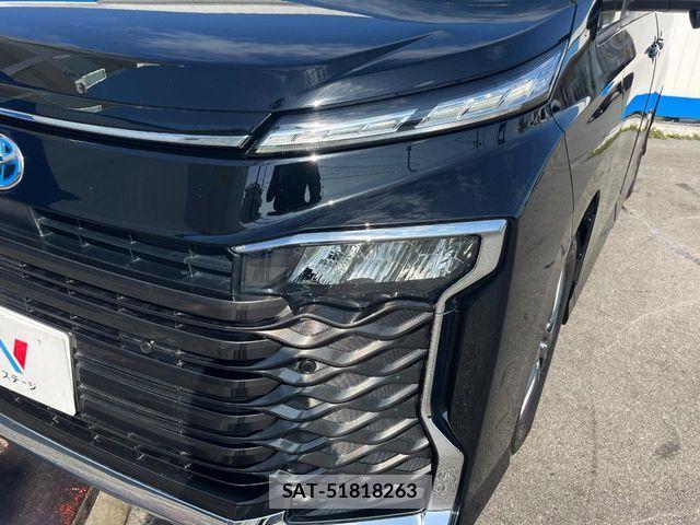 Toyota VOXY HYBRID 2023-02 6791770-14