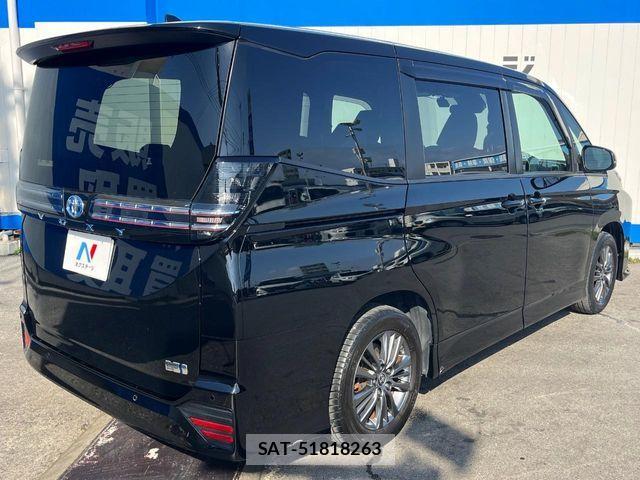 Toyota VOXY HYBRID 2023-02 6791770-18