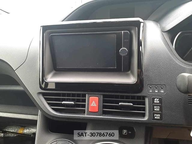 Toyota VOXY HYBRID 2014 6789013-11