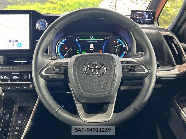 Toyota VOXY HYBRID 2023-08 6791745-11