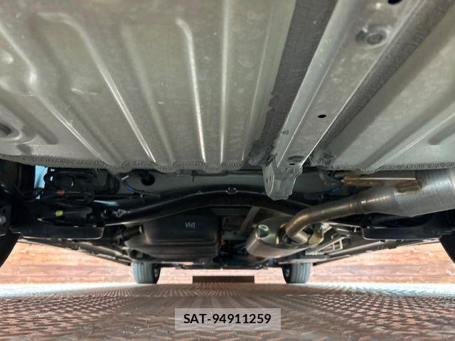 Toyota VOXY HYBRID 2023-08 6791745-19